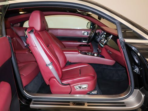 Used 2015 Rolls-Royce Wraith RWD image 48