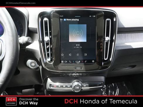 Used 2023 Volvo XC40 B5 Plus AWD/4WD image 12