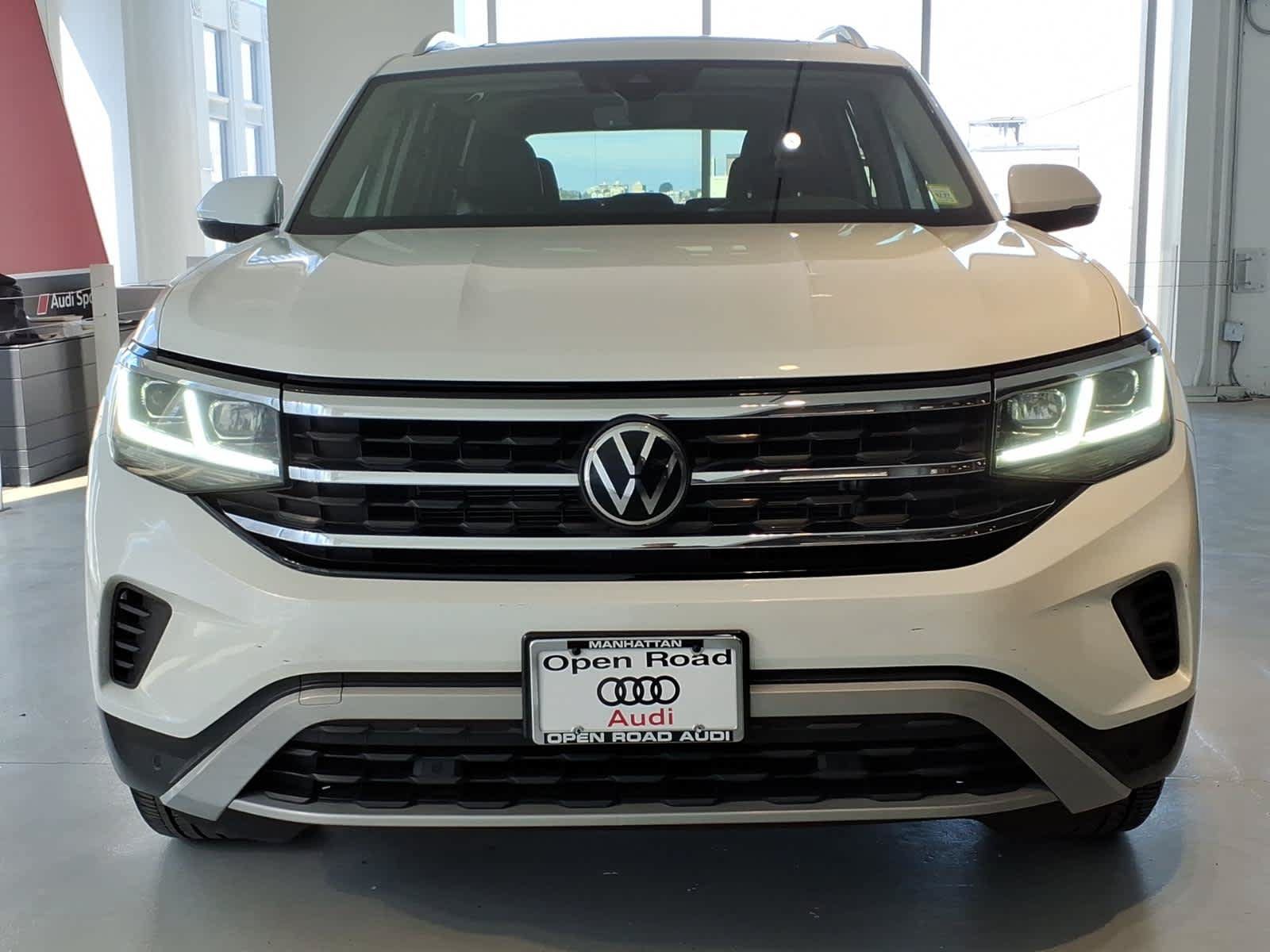 Used 2023 Volkswagen Atlas SEL AWD/4WD image 2