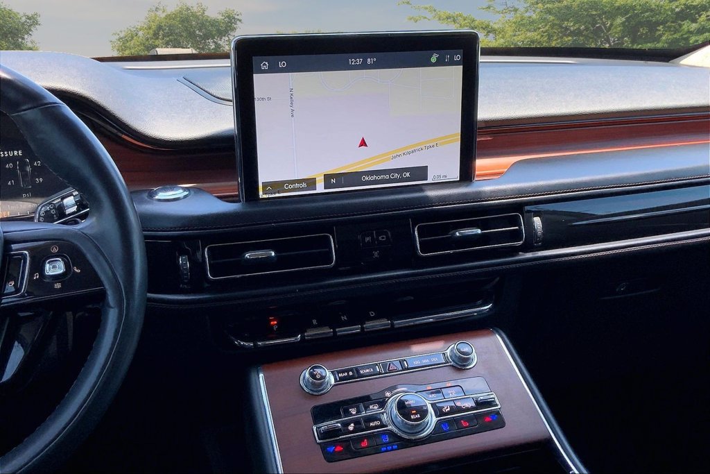 Used 2022 Lincoln Aviator Reserve w/ Equipment Group 201A AWD/4WD image 9