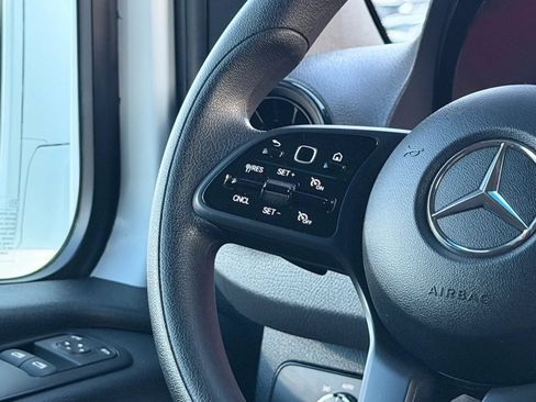 Used 2024 Mercedes-Benz Sprinter 2500 image 41