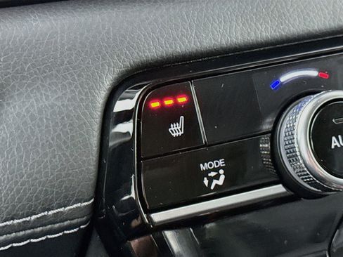 Certified 2025 Honda Pilot Touring image 21