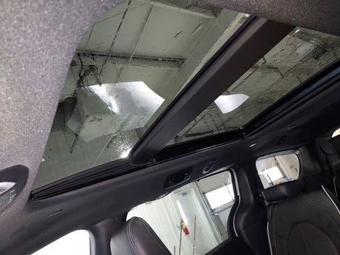 New 2026 Chrysler Pacifica Limited w/ S Appearance Package image 28