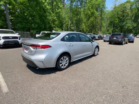 Used 2024 Toyota Corolla LE FWD image 11