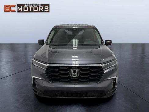 Used 2023 Honda Pilot LX image 8