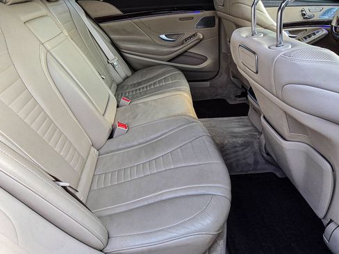 Used 2019 Mercedes-Benz S 560 Sedan image 38