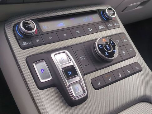 Used 2023 Hyundai Palisade SEL w/ Premium Package image 18