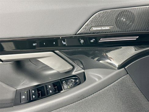 New 2026 BMW 530i xDrive w/ Premium Package AWD/4WD image 18