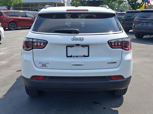 Certified 2023 Jeep Compass Latitude w/ Sun and Sound Group AWD/4WD image 5