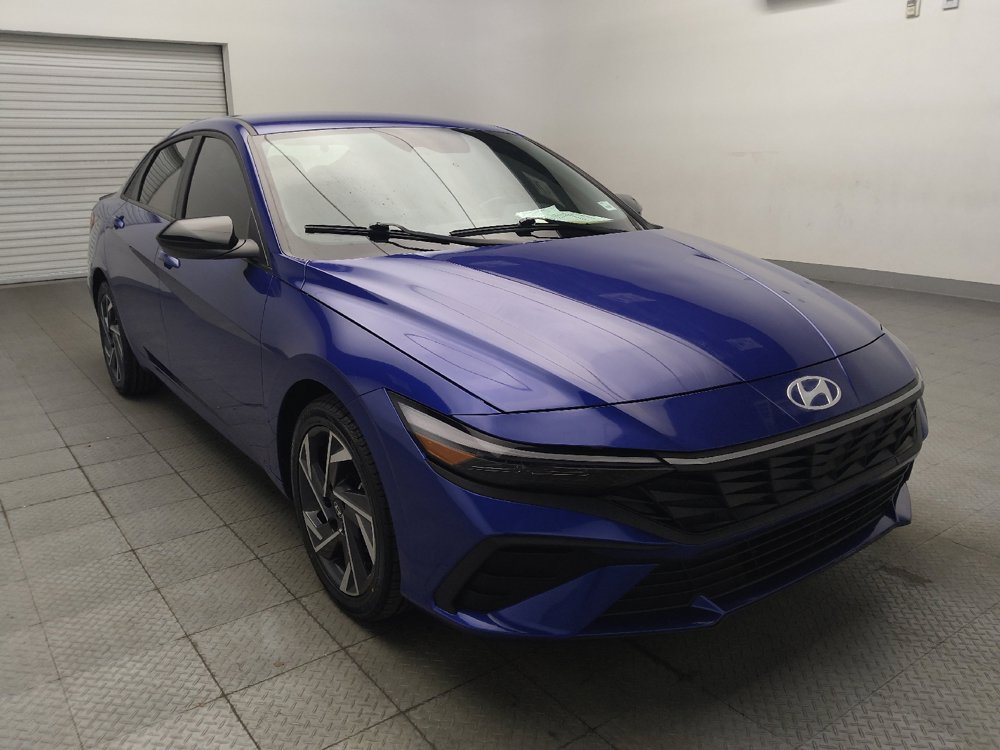 Used 2025 Hyundai Elantra Sport FWD image 13