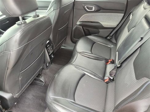 Used 2022 Jeep Compass Latitude image 14