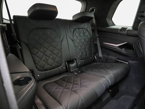 Used 2025 BMW X7 xDrive40i w/ M Sport Package image 29