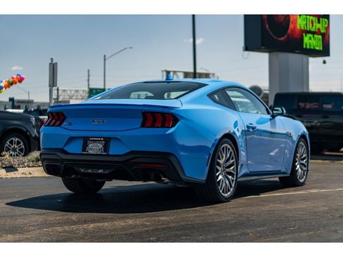 Used 2025 Ford Mustang GT Premium RWD image 4