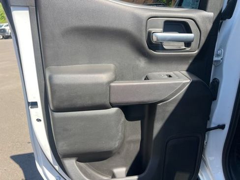 Used 2020 Chevrolet Silverado 1500 Custom w/ Custom Value Package AWD/4WD image 14