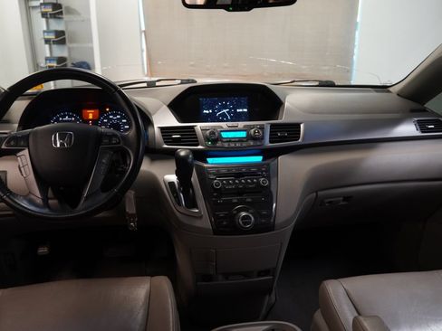 Used 2011 Honda Odyssey Touring image 10