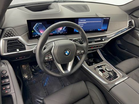 Certified 2025 BMW X5 sDrive40i w/ Climate Comfort Package RWD image 4