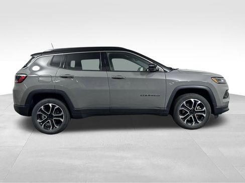 Used 2023 Jeep Compass Limited image 11