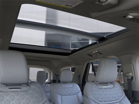 Used 2025 Ford Explorer Platinum w/ LUX Leather Package image 22