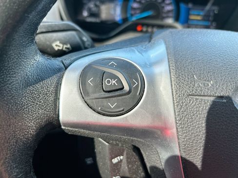Used 2017 Ford C-MAX Energi SE w/ Equipment Group 401A FWD image 15