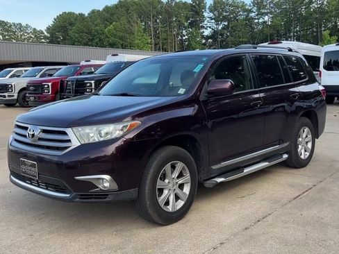 Used 2012 Toyota Highlander FWD image 2