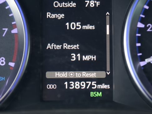 Used 2019 Toyota Highlander XLE FWD image 17