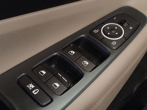 Used 2019 Hyundai Santa Fe SEL image 27