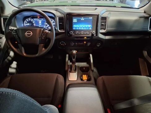 Used 2022 Nissan Frontier SV w/ Technology Package AWD/4WD image 16