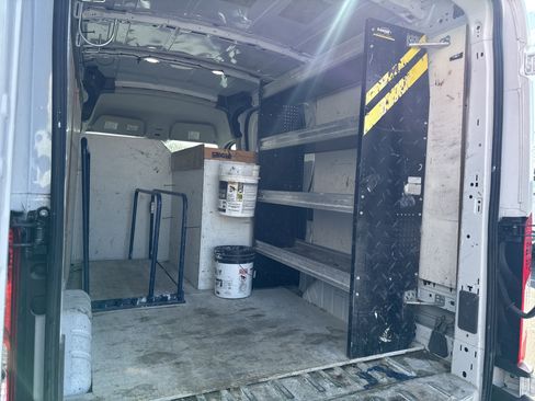 Used 2022 Ford Transit 250 Medium Roof image 28