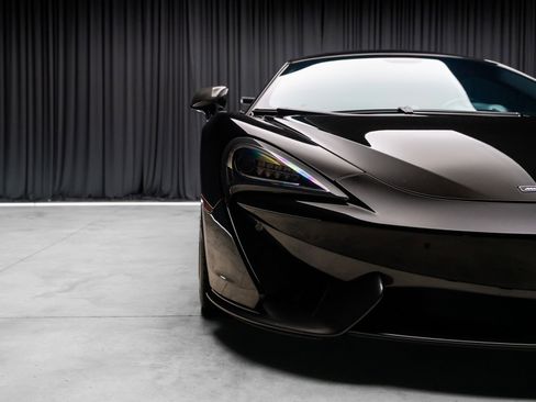 Used 2019 McLaren 570S Coupe RWD image 21