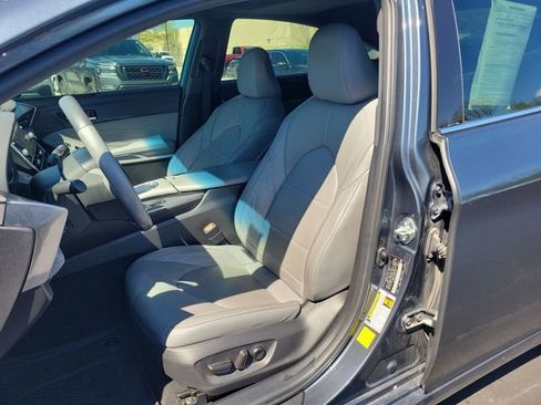 Used 2022 Toyota Avalon Limited w/ Advanced Safety Package image 19