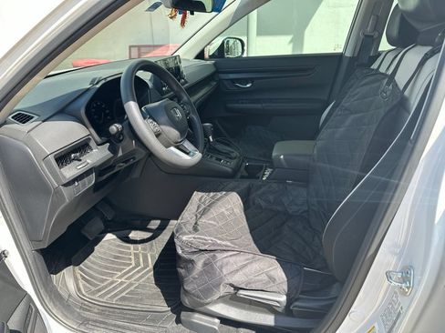 Used 2023 Honda CR-V LX image 3