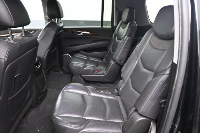 Used 2020 Cadillac Escalade ESV Premium Luxury AWD/4WD image 20