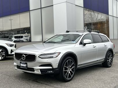Used 2018 Volvo V90 T6 Cross Country w/ Convenience Package