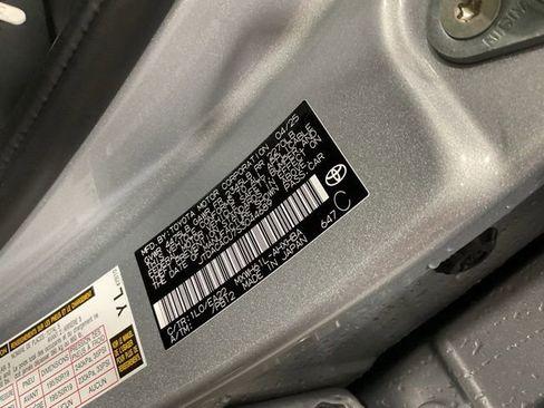 New 2025 Toyota Prius Plug-In Hybrid FWD image 24