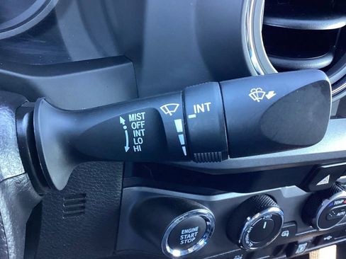 Used 2022 Toyota Tacoma TRD Sport image 27