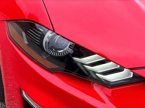 Used 2019 Ford Mustang Convertible RWD image 27