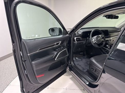 Used 2025 Kia Telluride S AWD/4WD image 12