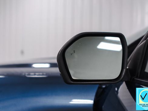 Used 2020 Ford Explorer XLT image 39