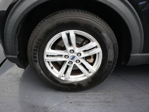 Used 2021 Ford Explorer XLT RWD image 9