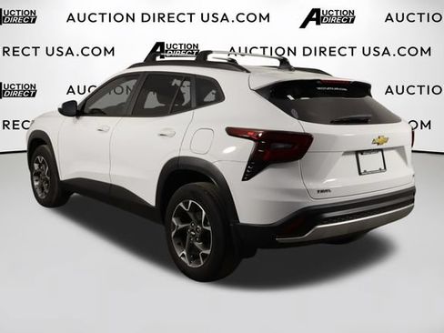 Used 2025 Chevrolet Trax LT w/ Driver Confidence Package FWD image 37