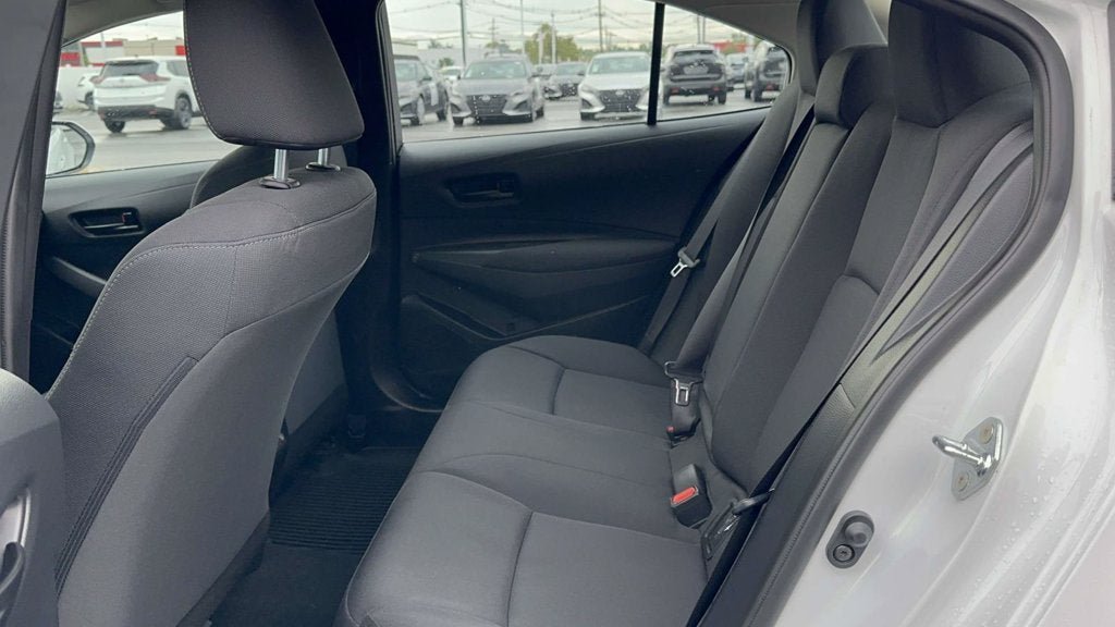 Used 2025 Toyota Corolla LE w/ LE Premium Package FWD image 13