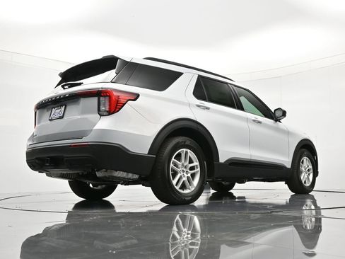 New 2026 Ford Explorer Active RWD image 41