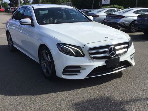Used 2019 Mercedes-Benz E 300 4MATIC w/ Premium 1 Package image 1