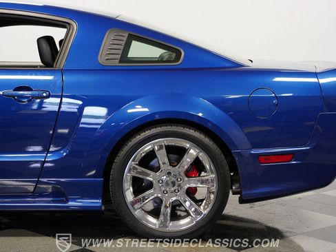 Used 2006 Ford Mustang GT RWD image 25