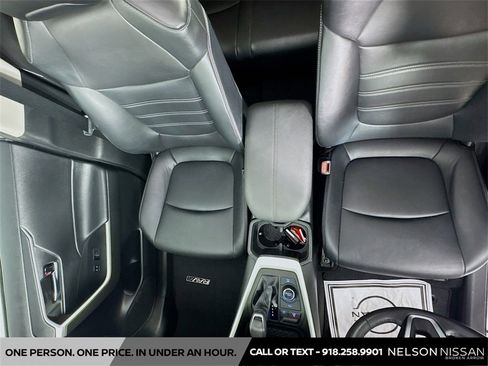 Used 2022 Toyota RAV4 XLE Premium image 20