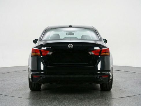Used 2025 Nissan Altima 2.5 SV image 7