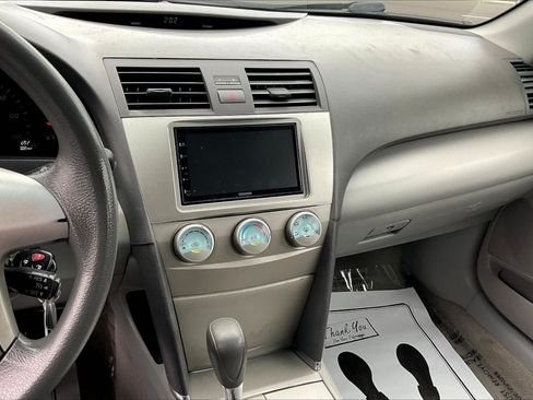 Used 2009 Toyota Camry LE FWD image 15