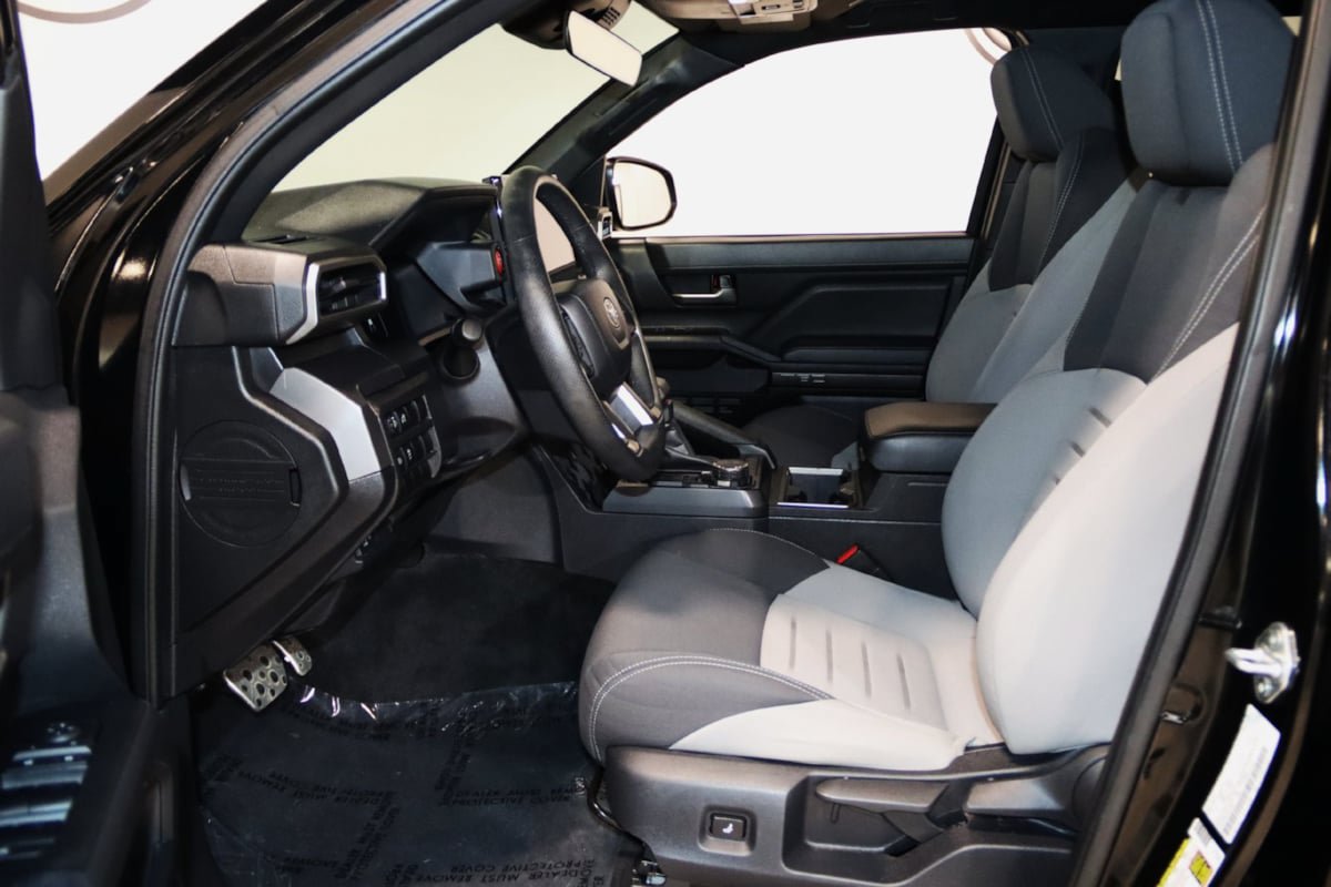 Used 2024 Toyota Tacoma TRD Sport AWD/4WD image 28