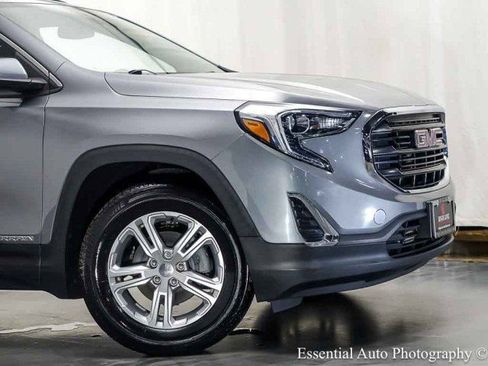 Used 2020 GMC Terrain SLE w/ Driver Convenience Package AWD/4WD image 2