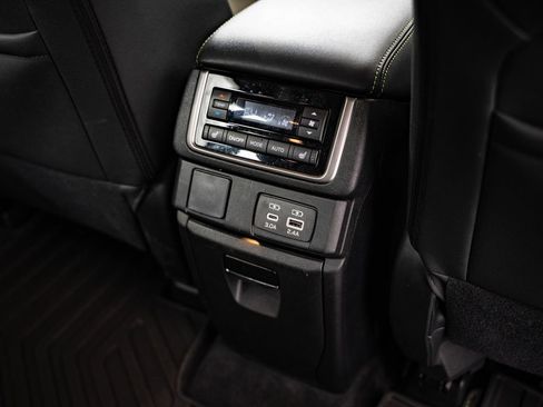 Used 2024 Subaru Ascent Onyx Edition Limited AWD/4WD image 38